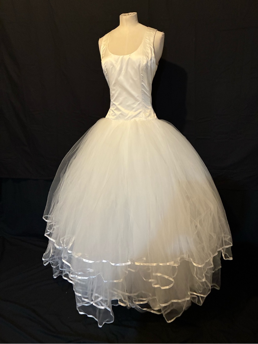 Classic Vintage Lazaro White Full Tulle Layered Ball Gown Wedding Dress 12